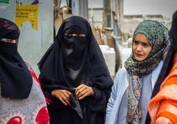 12588